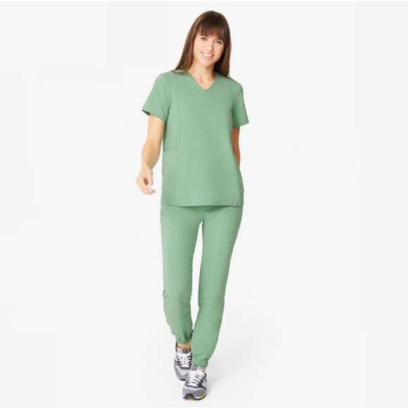 FIGS Katsina Side Pockets V-Neck Short Sleeve Scrub Top Jade Green Small - Picture 3 of 14